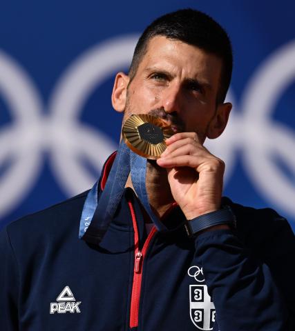 Novak Đoković osvojio zlato na OI u Parizu Novak Đoković osvojio zlato na OI u Parizu
