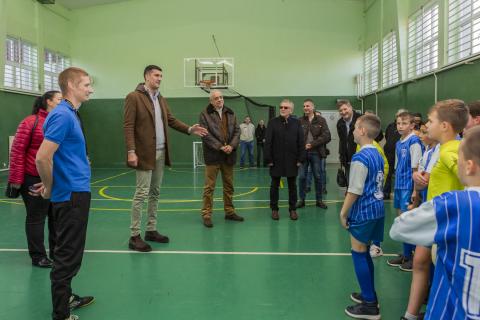 Dodeljena sportska oprema fudbalskim klubovima Bikovo i Udarnik