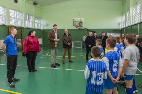 Dodeljena sportska oprema fudbalskim klubovima Bikovo i Udarnik