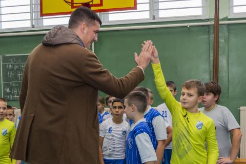 Dodeljena sportska oprema fudbalskim klubovima Bikovo i Udarnik