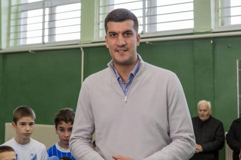 Dodeljena sportska oprema fudbalskim klubovima Bikovo i Udarnik