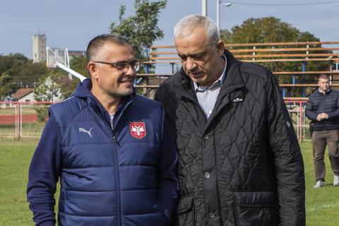 Dodeljeni paketi sportske opreme fudbalskim klubovima sa teritorije grada Subotice