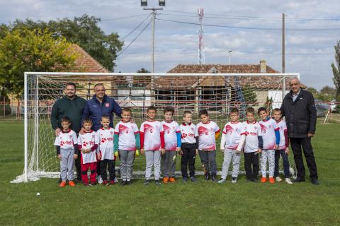 Dodeljeni paketi sportske opreme fudbalskim klubovima sa teritorije grada Subotice