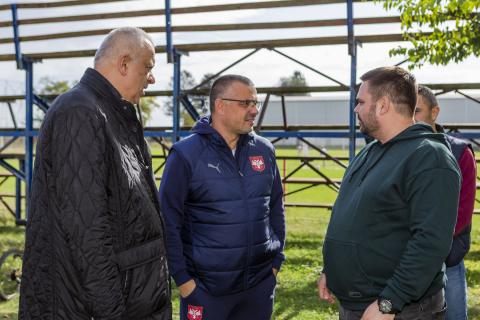 Dodeljeni paketi sportske opreme fudbalskim klubovima sa teritorije grada Subotice