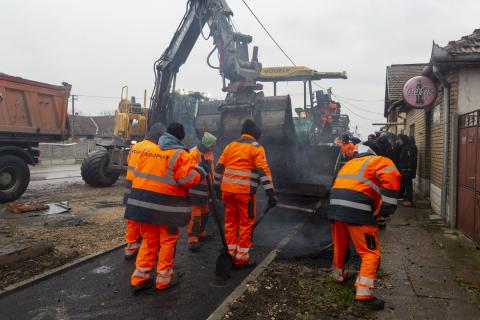 Gradonačelnik Bakić obišao završne radove na izgradnji biciklističke staze do subotičke Privredne zone „Mali Bajmok“