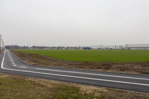 Gradonačelnik Bakić obišao završne radove na izgradnji biciklističke staze do subotičke Privredne zone „Mali Bajmok“