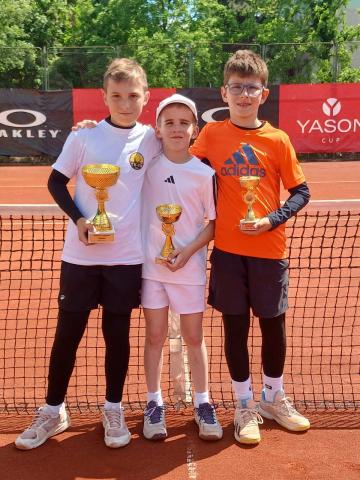Mihajlo Radovanović vicešampion Vojvodine u tenisu do 10 godina Mihajlo Radovanović vicešampion Vojvodine u tenisu do 10 godina