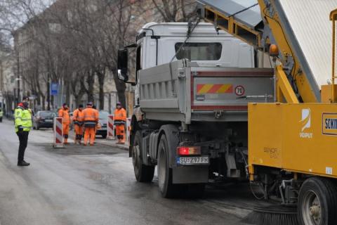 Rekonstrukcija Vuka Karadžića pri kraju, u gradu pojačana sanacija kolovoza
